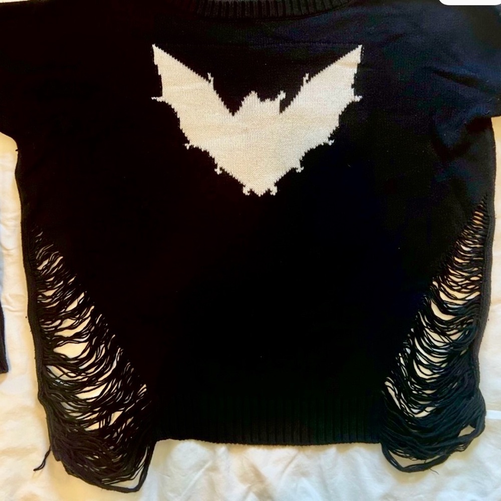 Forever 21 - Bat silhouette,Black and White shredded details Knit Sweater size L